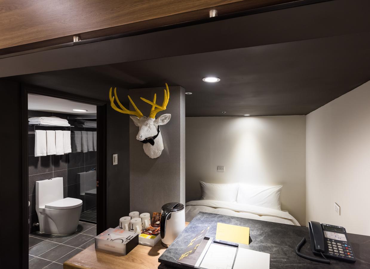 Hotel Half Taichung Esterno foto