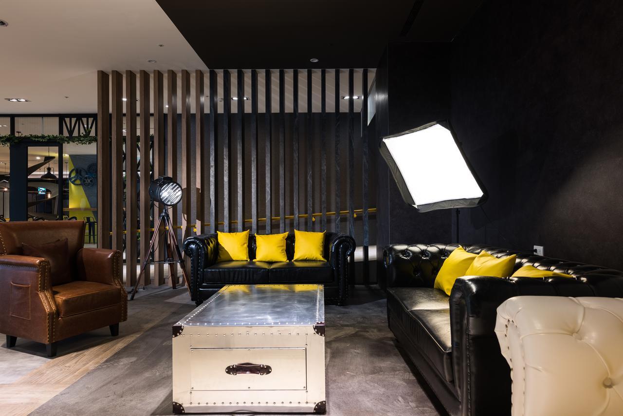 Hotel Half Taichung Esterno foto
