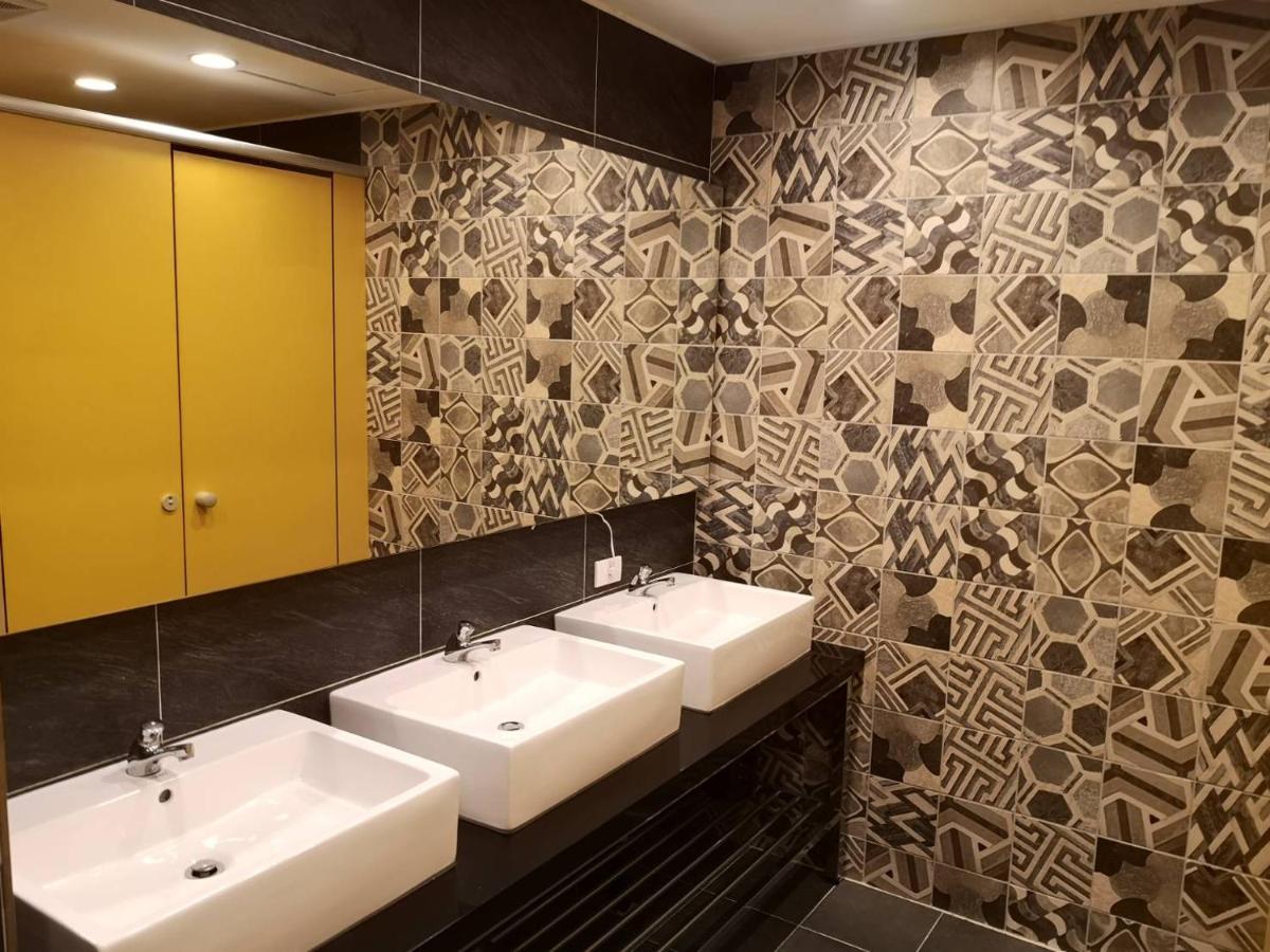 Hotel Half Taichung Esterno foto